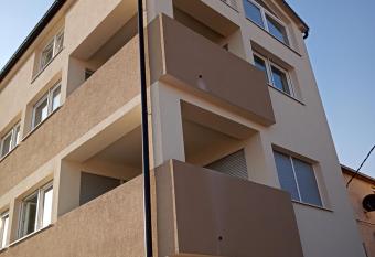 Apartma D has Balcony rooms