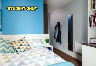 Student Only Zeni Students En-suites in Bournemouth allows 18 year olds to book a room