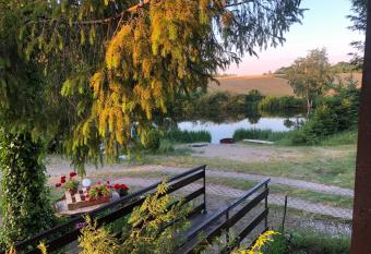 Kaszubski Loft z w  asnym stawem rybnym has Balcony rooms