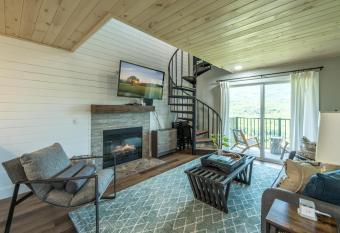 Smoke of the Mountains has Balcony rooms