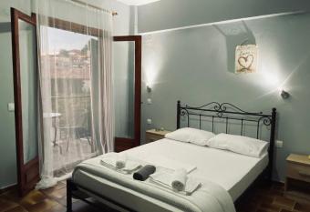 Alex2 has Balcony rooms