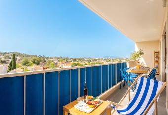 Attractive 3 bedroom with balcony and parking - Dodo et Tartine has Balcony rooms