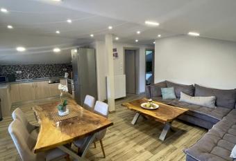 Cozy apartment in paralia ofryniou has Balcony rooms