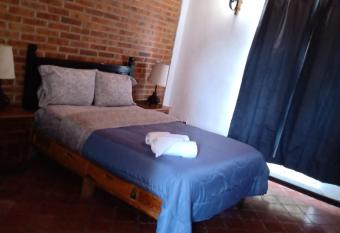Hotel Posada la Fuente allows 18 year olds to book a room