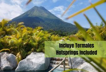 CR Pura Vida Hospedajes allows 18 year olds to book a room