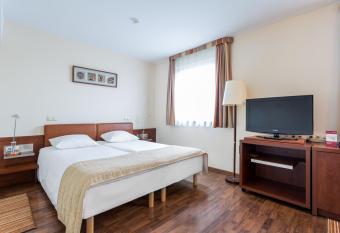 Qubus Hotel Gliwice allows 18 year olds to book a room
