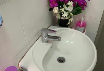 Deq Noor Homestay has Balcony rooms