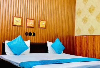 THE DOWNTOWN has Smoking/Balcony rooms