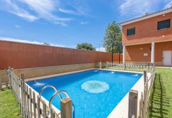 Apartamento Torero II allows 18 year olds to book a room