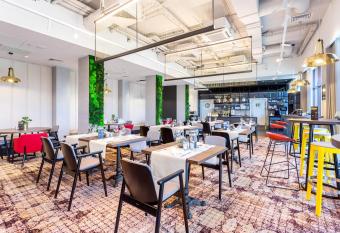 Qubus Hotel     d   allows 18 year olds to book a room