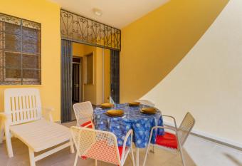 Casa Vacanze da Antonella has Balcony rooms