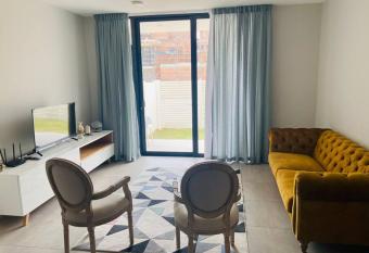 Stylish 3-bedroom apartment in new estate complex allows 18 year olds to book a room