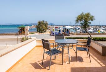 Casa Mulet has Balcony rooms