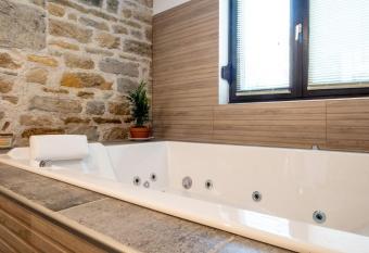 Passage en Paradis has Balcony rooms