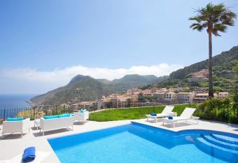 Villa Marimuntana has Balcony rooms