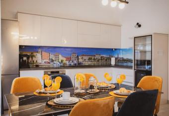 Luxury house Lucija has Balcony rooms