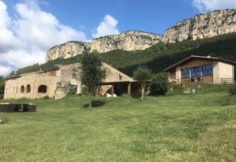 Can Petitu has Balcony rooms