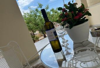 Cozy Garden House near the beach, a/c,wifi,parking has Balcony rooms