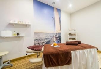 Hotel Senator has Balcony rooms