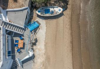 Kanava seafront apartment I has Balcony rooms