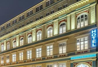 Hotel Dikul Market Square Wroclaw allows 18 year olds to book a room