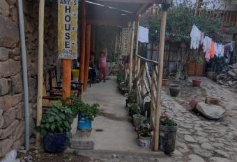 ANY S HOUSE BED AND BREAKFAST allows 18 year olds to book a room