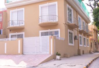 Islamabad Lodges has Balcony rooms