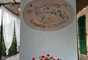 agriturismo La via del sale2 allows 18 year olds to book a room