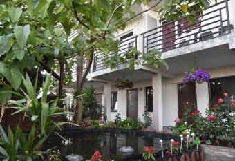 Casa Br  ileanul allows 18 year olds to book a room