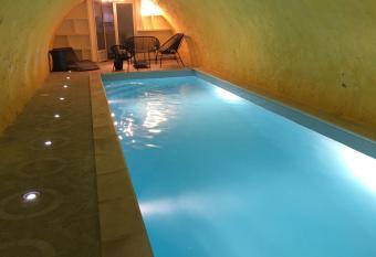 LA VILLA CAPUCINE has Balcony rooms