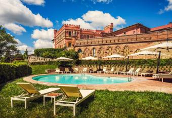 Il Castello di San Ruffino allows 18 year olds to book a room