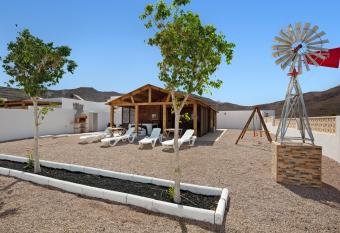 La Caba  ita de Javi has Balcony rooms