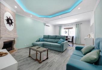 Casa Violeta has Balcony rooms