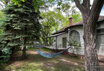100   ves h  z has Balcony rooms