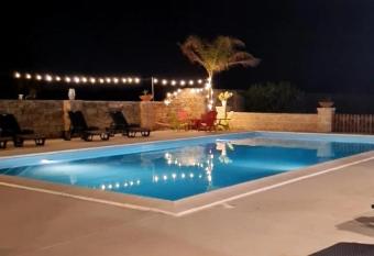 Villa delle Rose has Balcony rooms