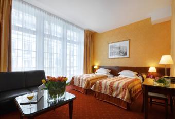 Hotel Wolne Miasto Old Town Gda  sk allows 18 year olds to book a room