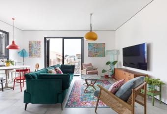 Neta s art & design apartment by TLV2RENT allows 18 year olds to book a room