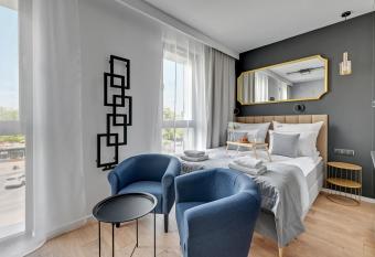 Downtown Apartments City Center Garden Gates allows 18 year olds to book a room