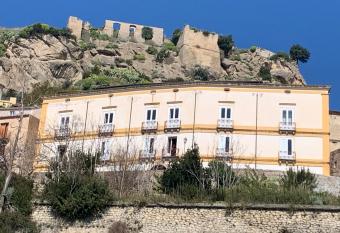Palazzo Carratelli has Balcony rooms