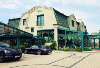 Hotel Mat s has Balcony rooms