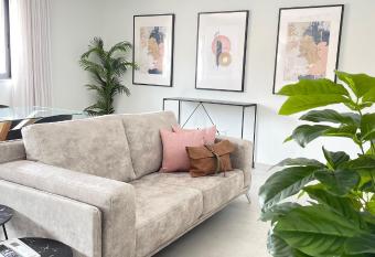 T2 charmoso em Portim  o allows 18 year olds to book a room