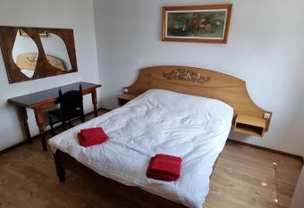 Veronica STUDIO allows 18 year olds to book a room