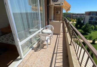 FORT NOX ORCHID 244 Studio Sunny Beach allows 18 year olds to book a room