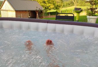 Fredhousedurbuy 2 allows 18 year olds to book a room