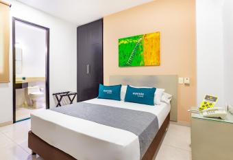 Hotel Ayenda Monteria Central allows 18 year olds to book a room