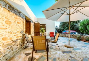 Nikolas House has Balcony rooms