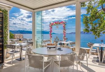 Sea La Vie Rooms has Balcony rooms