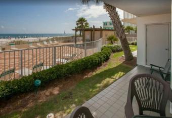 Shoalwater Unit 105 has Balcony rooms