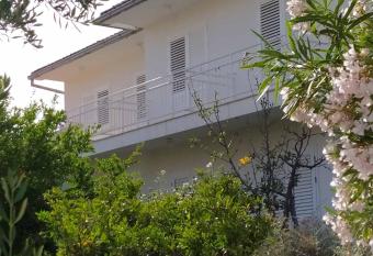 SOBE PELJE  AC has Balcony rooms