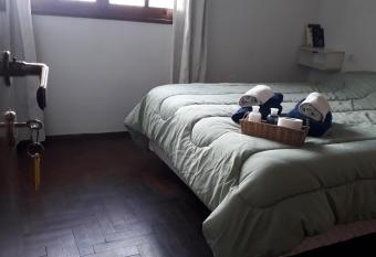 Habitacion privada en hermosa casa centrica de Ciudad allows 18 year olds to book a room